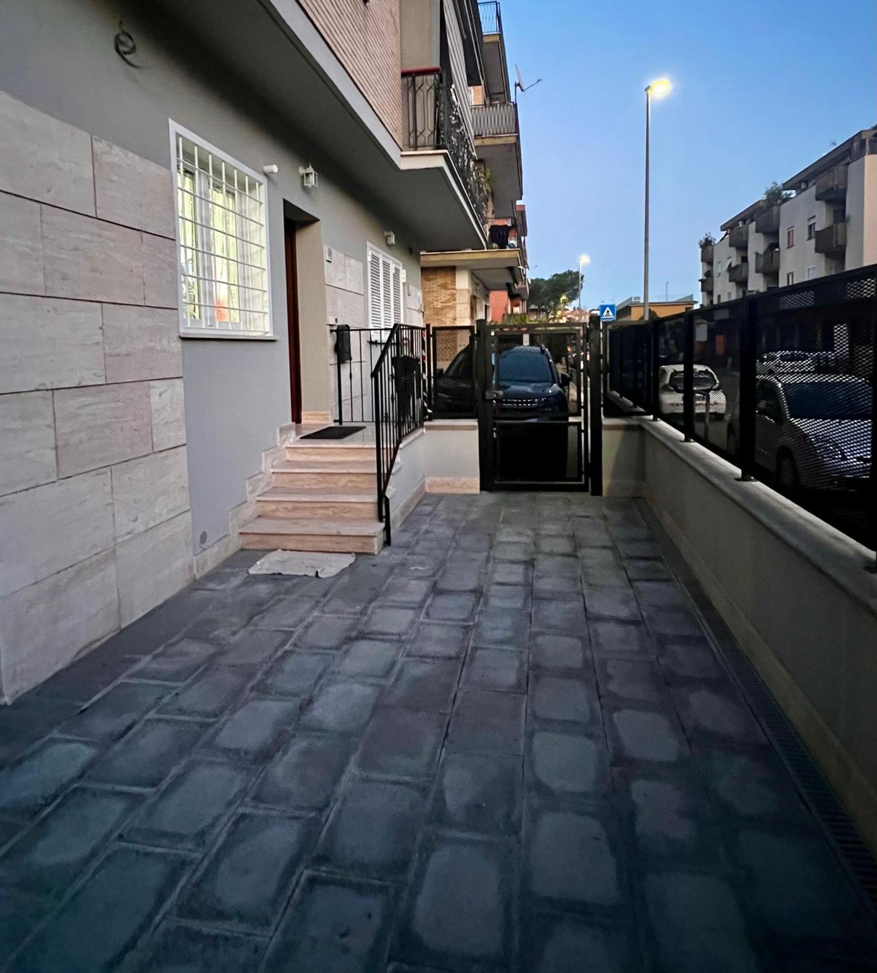 Elegant & Spacious 2Br 2Ba Unit With Private Patio Rome Exterior photo
