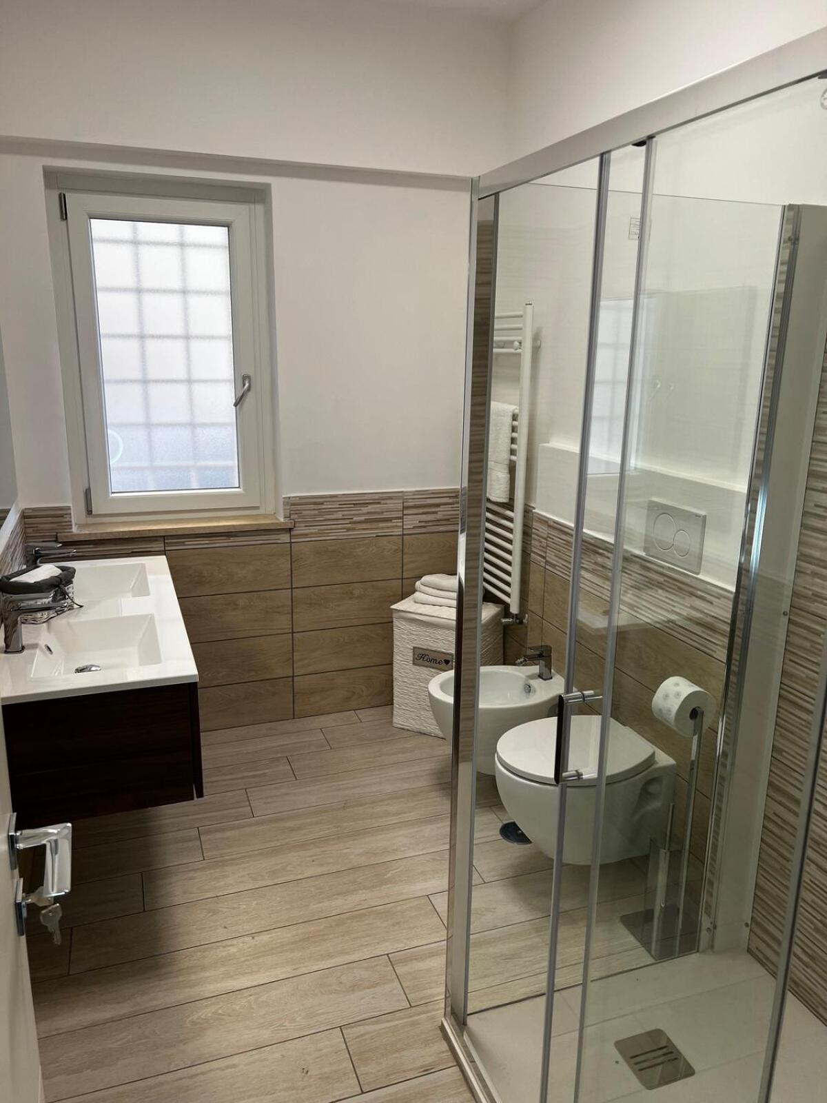 Elegant & Spacious 2Br 2Ba Unit With Private Patio Rome Exterior photo