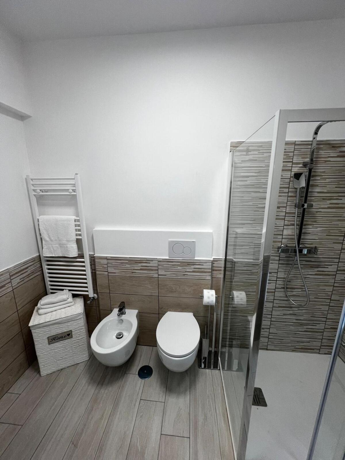 Elegant & Spacious 2Br 2Ba Unit With Private Patio Rome Exterior photo