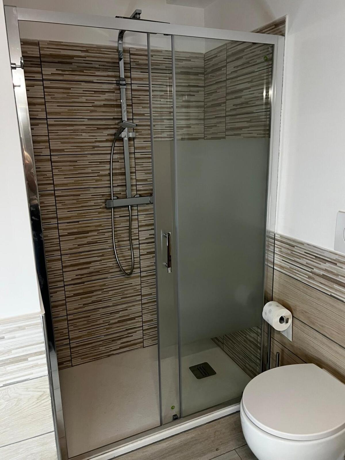 Elegant & Spacious 2Br 2Ba Unit With Private Patio Rome Exterior photo