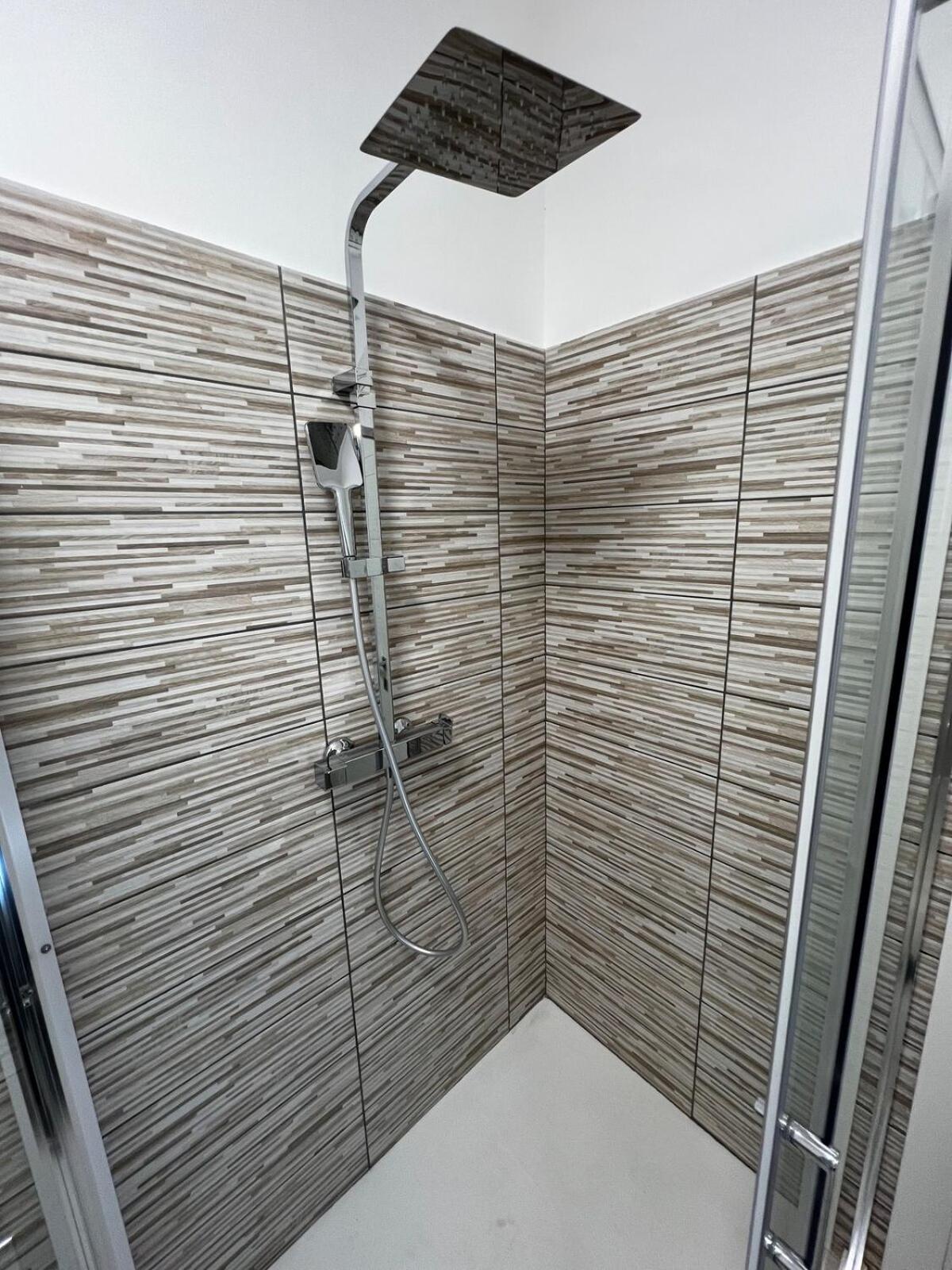 Elegant & Spacious 2Br 2Ba Unit With Private Patio Rome Exterior photo